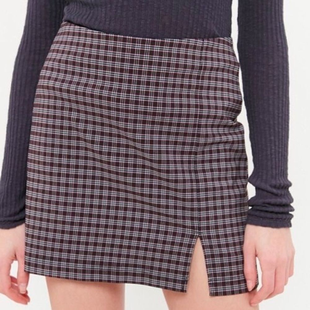 ✨ URBAN OUTFITTERS DARREN NOTCHED PLAID MINI SKIRT✨